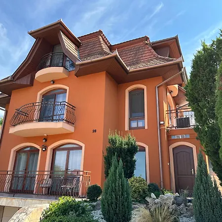 Renata Apartman *