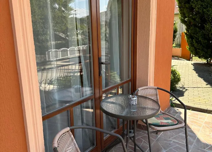 Renata * 잘라카로쉬